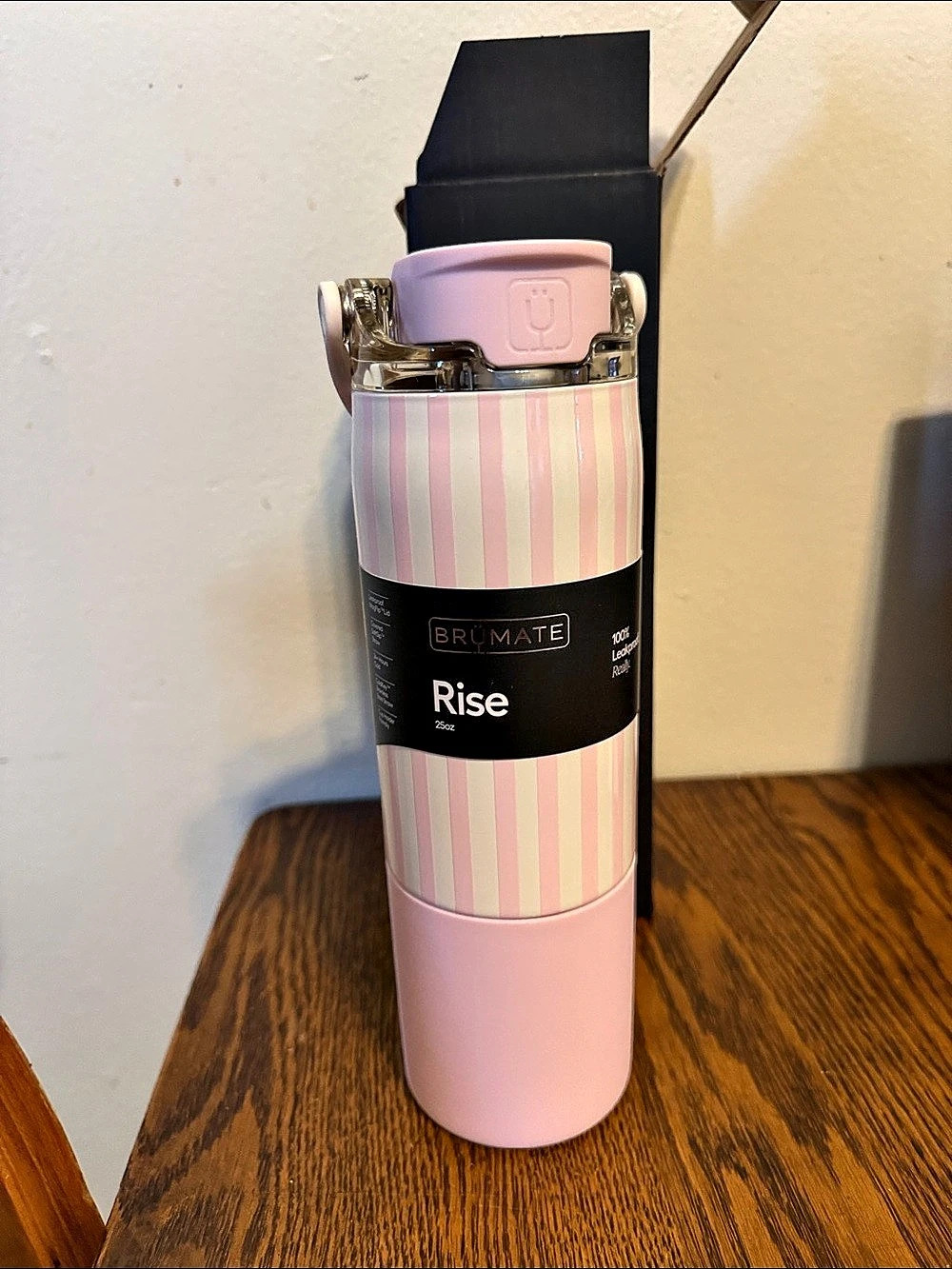 New strawberries and cream Rise 25oz